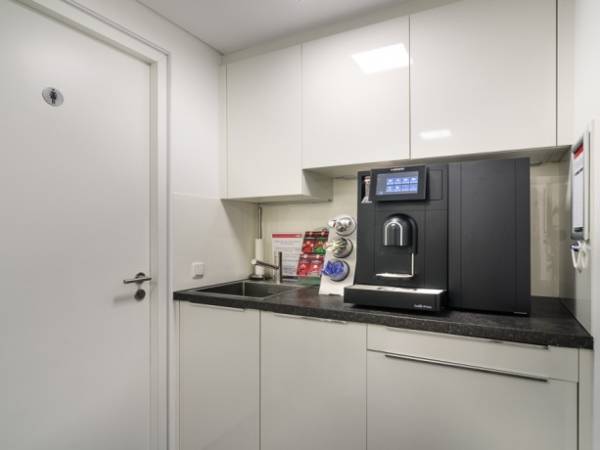 Moderne Büros im Frankfurter Finanzdistrikt — Bild 2