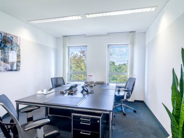 Moderne Büros im Frankfurter Finanzdistrikt — Bild 6
