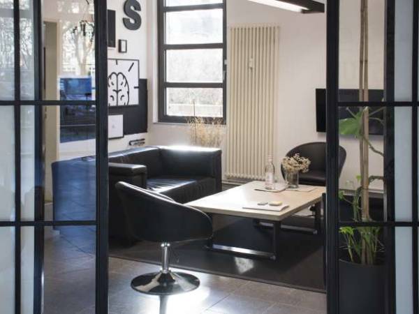 Arbeitsplätze in coolen Kreativ-Space in Friedrichshain — Bild 3