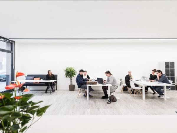 Coworking inklusive ruhigem Plätzchen am Wasser in Mitte — Bild 1