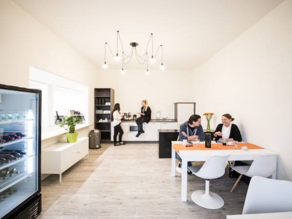 Coworking inklusive ruhigem Plätzchen am Wasser in Mitte — Bild 2