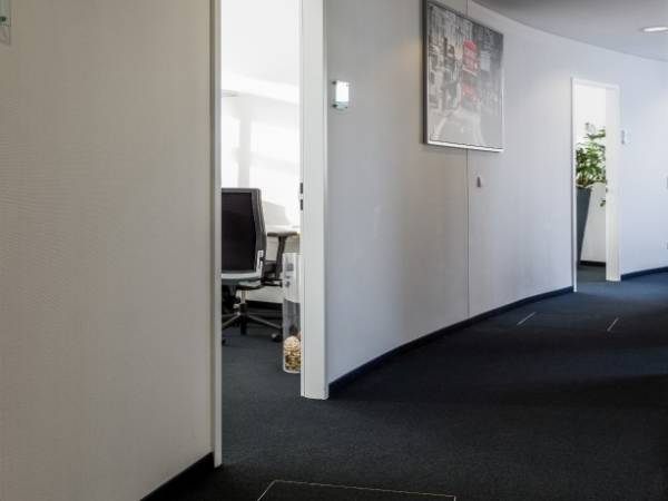 Helles Büro in Stuttgart — Bild 7