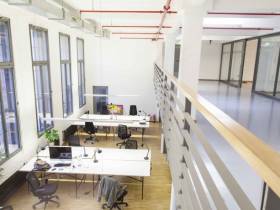 Arbeiten in cooler Location mit industriellem Loftcharakter