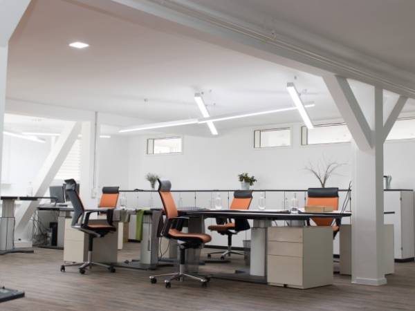Komfortable Arbeitsplätze in neuem Coworking Space — Bild 1