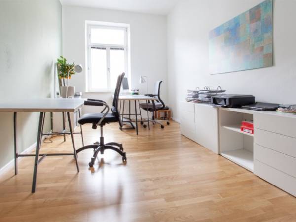 Arbeitsplätze in Münchner Bürogemeinschaft inkl. Coachingraum — Bild 1