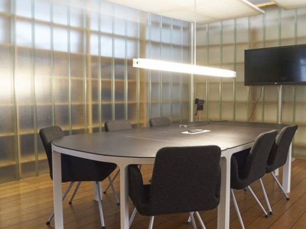 Junge Bürogemeinschaft im Herzen von Stuttgart — Bild 2