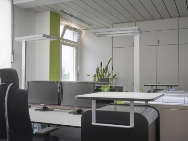 Voll ausgestattete Arbeitsplätze in Ostfildern im Südosten von Stuttgart — Bild 2