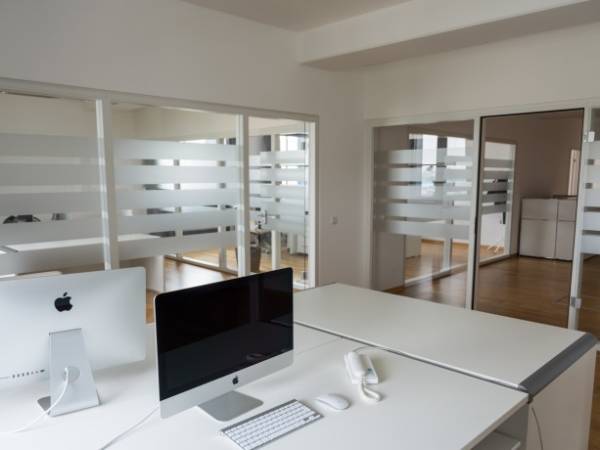 Modern ausgestattete Arbeitsplätze im Medienhafen — Bild 2
