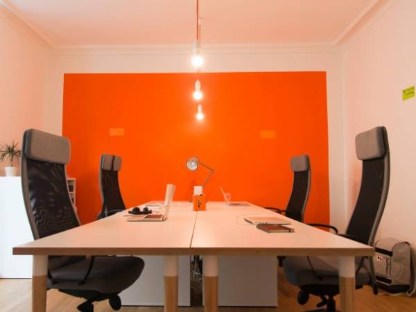 Arbeitsplätze in junger Bürogemeinschaft im Herzen von Stuttgart — Bild 1