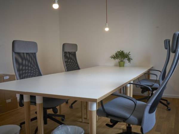 Arbeitsplätze in junger Bürogemeinschaft im Herzen von Stuttgart — Bild 2