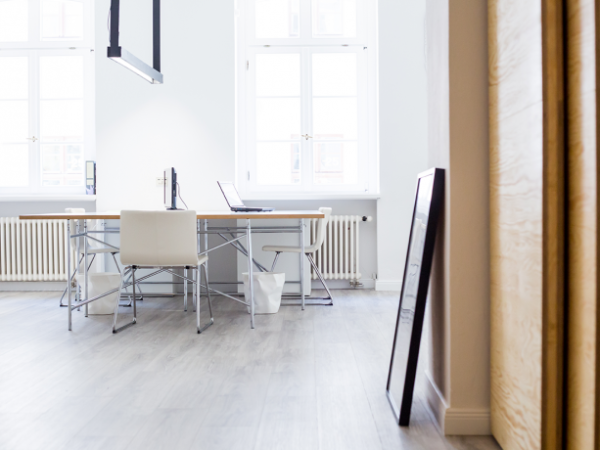 Arbeitsplätze in stilvollem Büro in schönem Altbau — Bild 2