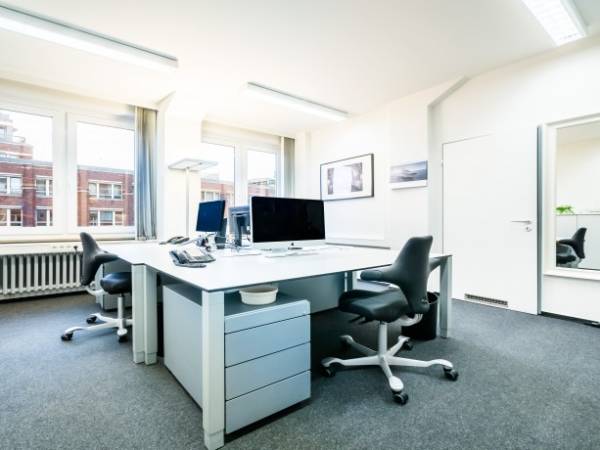 Arbeitsplätze und Büroraum am Rödingsmarkt direkt an der Alster — Bild 2