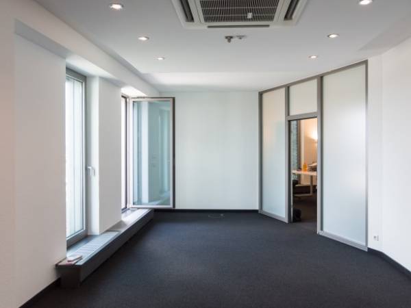Arbeitsplätze in junger Bürogemeinschaft — Bild 3