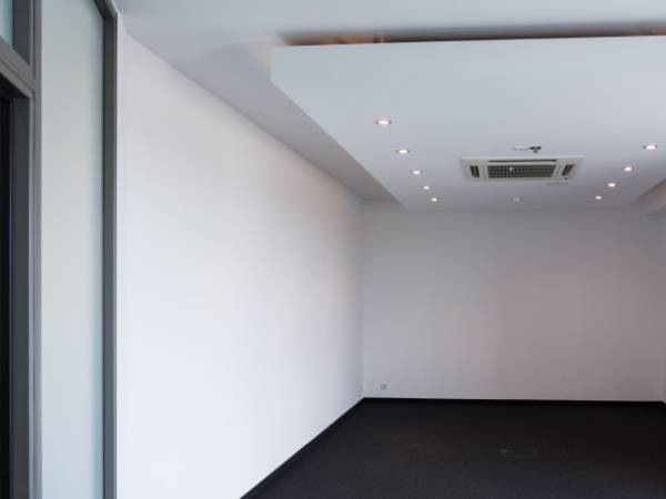 Arbeitsplätze in junger Bürogemeinschaft — Bild 1