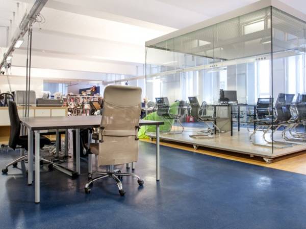 Arbeitsplätze in Loft mit toller Atmosphäre — Bild 1