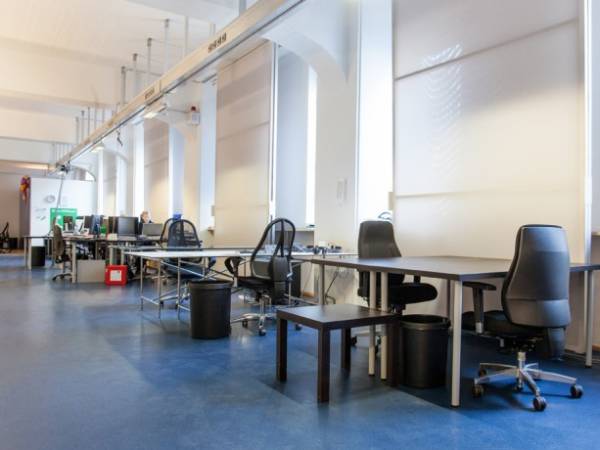 Arbeitsplätze in Loft mit toller Atmosphäre — Bild 3