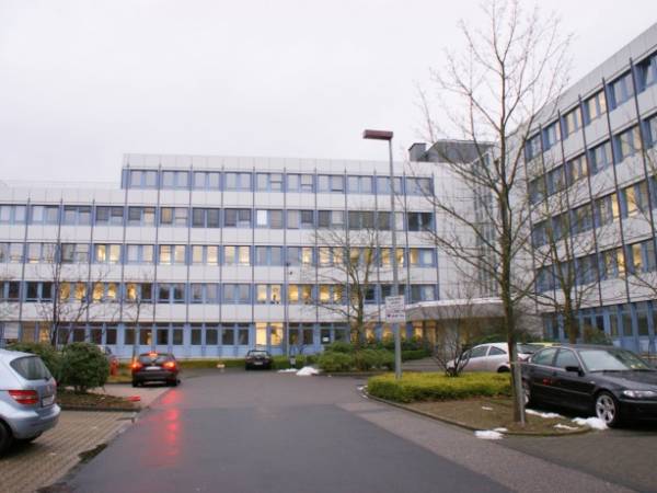Schöner Büroraum in Rodenkirchen mieten — Bild 1
