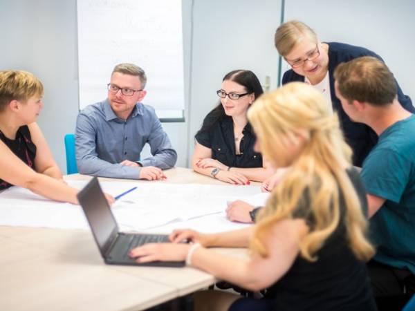 Freie Coworking Arbeitsplätze in der Innenstadt — Bild 1