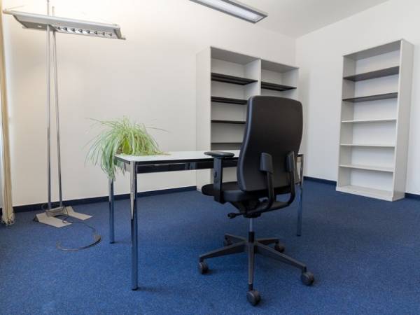 Helle Büroräume in bester Lage im Neubau — Bild 3