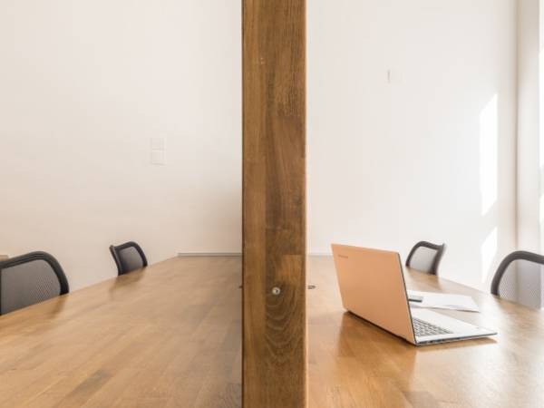 Arbeitsplätze in Gemeinschaftsbüro — Bild 2