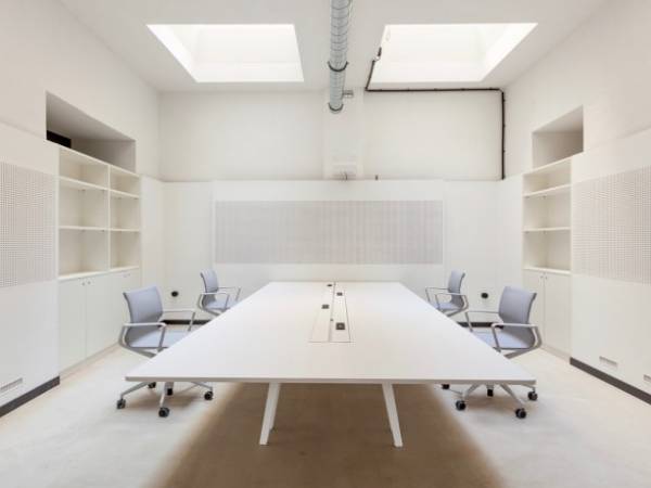 Freie Arbeitsplätze in stilvoll saniertierem Co-Working Space — Bild 3