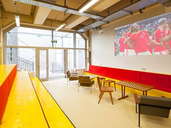Freie Arbeitsplätze in außergewöhnlichem CoWorking Space — Bild 2