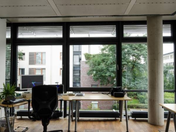 Schöne Arbeitsplätze und Büroräume in Oberkassel zu vermieten — Bild 2