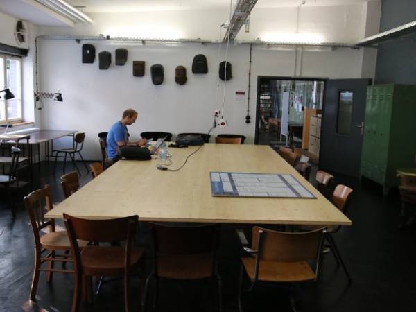 Tolle Arbeitsplätze in Coworking Space — Bild 2