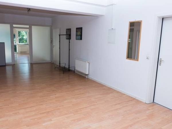 Helle und gut geschnittene Büroräume in Wandsbek zu vermieten — Bild 2