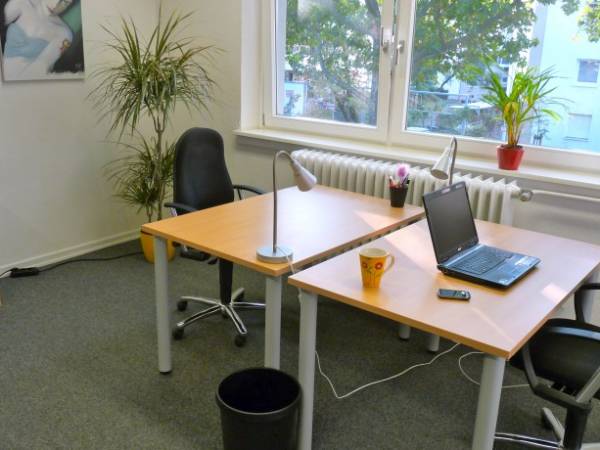Arbeitsplätze in freundlichem Coworking Space — Bild 1