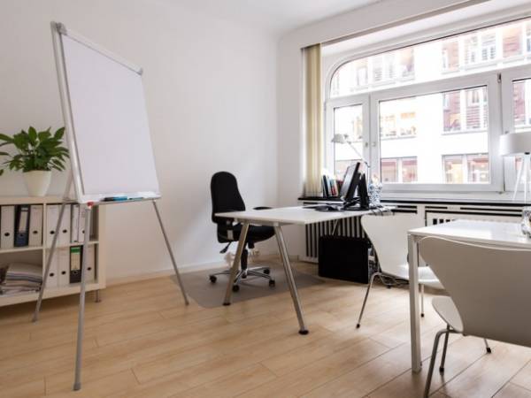 Repräsentative Büroräume und Arbeitsplätze nahe der Binnenalster zu mieten — Bild 1