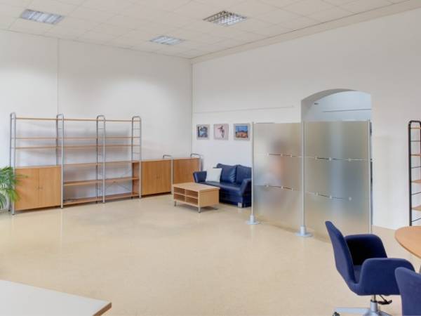 Büro in kreativem Umfeld mit angrenzendem Studio mieten — Bild 1