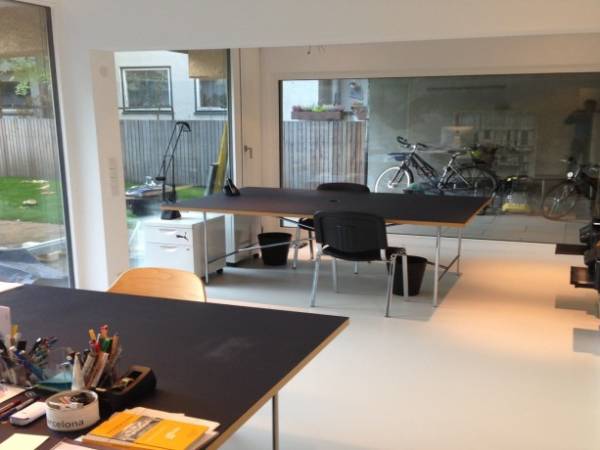 Arbeitsplätze in heller Bürogemeinschaft mieten — Bild 2