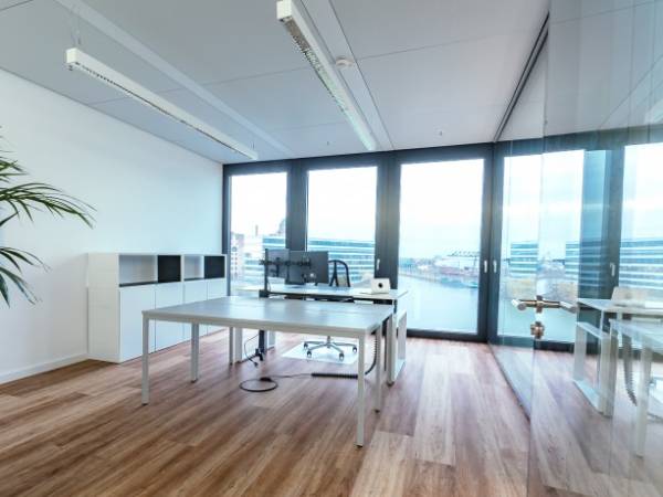 Repräsentative Büroräume im Düsseldorfer Medienhafen zu vermieten — Bild 1
