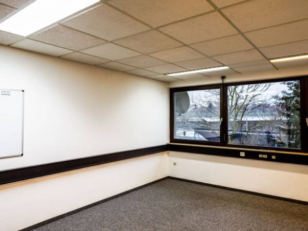 Büroraum im Gewerbegebiet Korntal zu vermieten — Bild 3