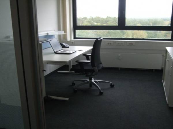 Repräsentativ und günstig - unsere Büroetage in Heusenstamm! — Bild 2