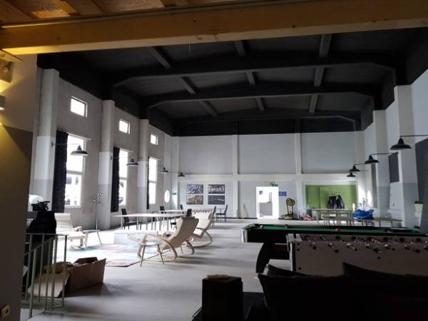 Coworking Plätze in hellem Loftbüro in Essen — Bild 1