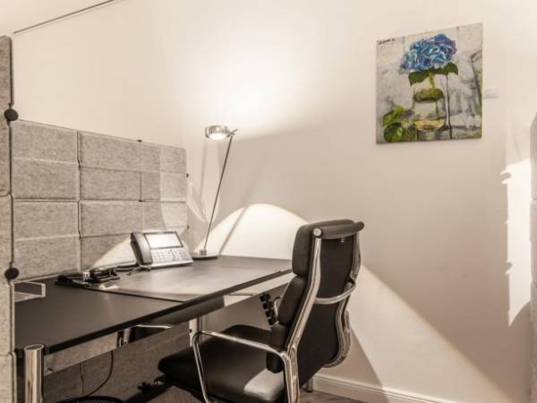 Arbeitsplätze und Einzelbüros in exklusivem Businesscenter im Herzen Hamburgs — Bild 3