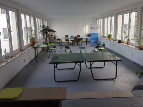 Zentrale und voll ausgestattete Büroräume und Arbeitsplätze in Mönchengladbach — Bild 1