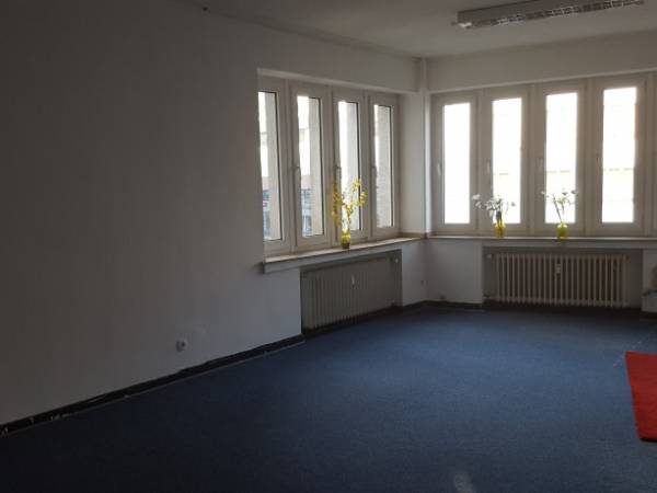 Zentrale und voll ausgestattete Büroräume und Arbeitsplätze in Mönchengladbach — Bild 3