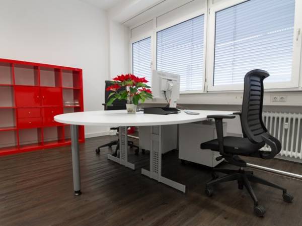 Full Service Büroräume und Arbeitsplätze im Frankfurter Ostend zu vermieten — Bild 1