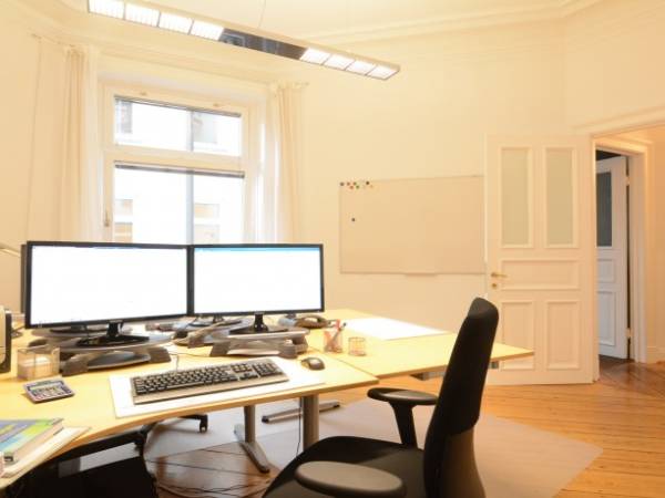 Büroraum in wunderschönem Altbau nahe des Gänsemarkts mieten — Bild 2