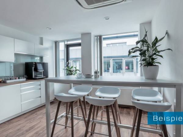 Modern gestaltete Büroräume und Arbeitsplätze direkt in der Stadtmitte mieten — Bild 2