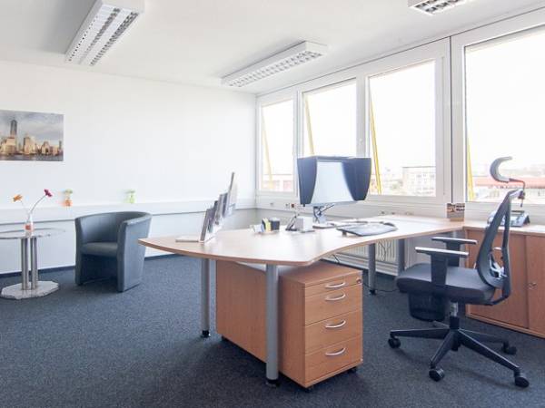 Moderne und flexible Arbeitsplätze und Büros in Lierenfeld mieten — Bild 1