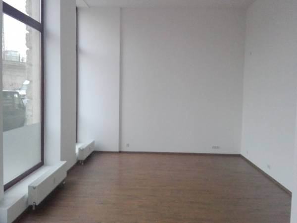 Großer und heller Büroraum sehr zentral in Dresden — Bild 1