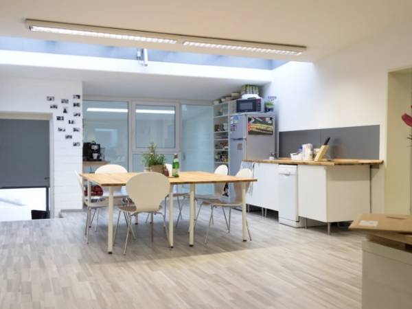 Büroraum und Arbeitsplätze im Herzen der Kölner Südstadt — Bild 3