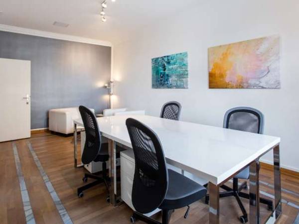 Arbeitsplätze oder Büroraum in sehr schönem und modern ausgestattetem Altbaubüro — Bild 2