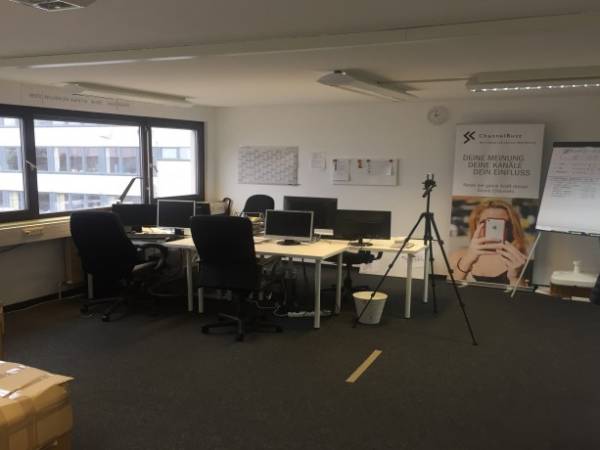 Arbeitsplatz im Gewerbegebiet von Ostfildern — Bild 1