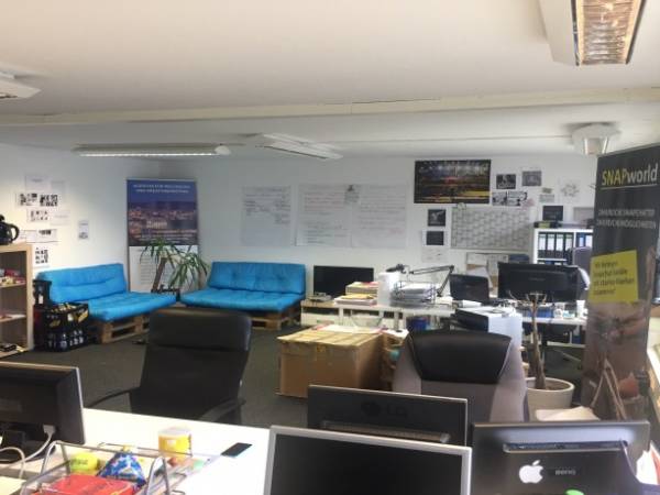 Arbeitsplatz im Gewerbegebiet von Ostfildern — Bild 2