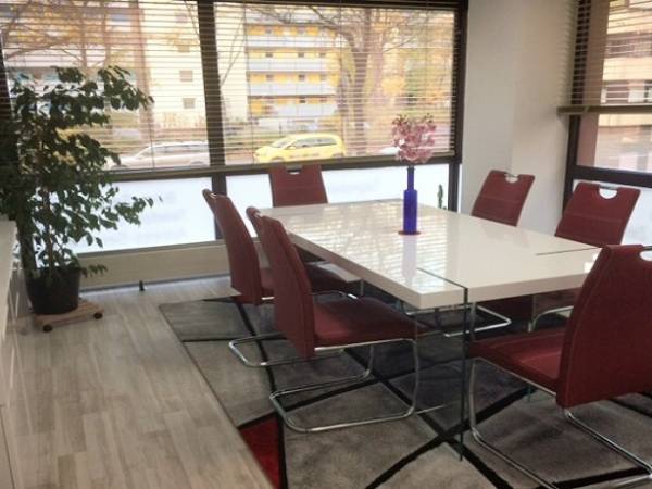 Schöner und sehr gut ausgestatteter Büroraum in Nürnberg-Mitte — Bild 1